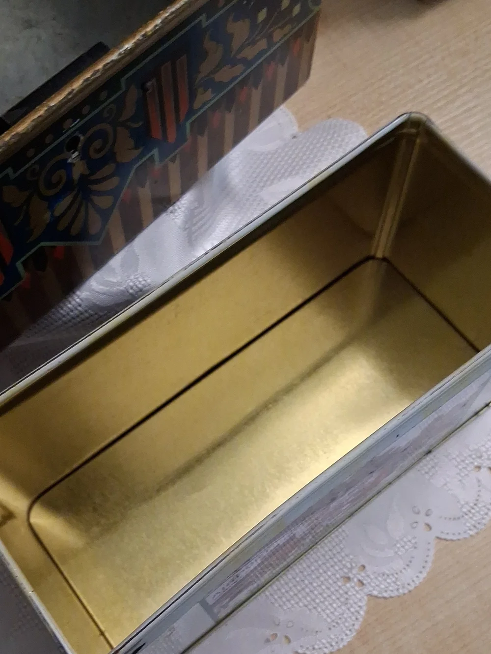 Vintage Tin Lot